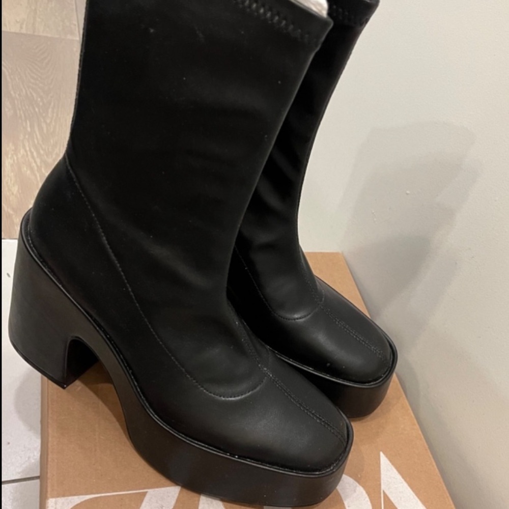 Black Boots